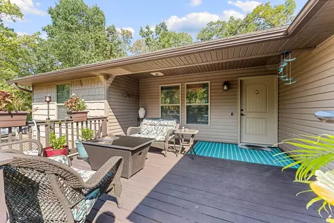 4 Bempton Ln, Bella Vista, AR 72715