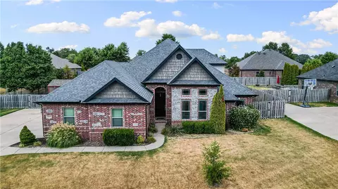 3803 NE Oakbrooke Ave, Bentonville, AR 72712
