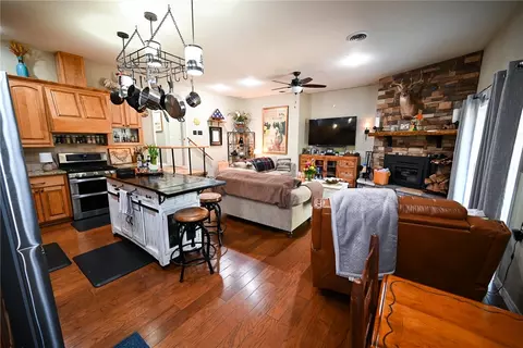 Kitchen - 1535 Speer Dr, Harrison, AR 72601 photo 2 of 3