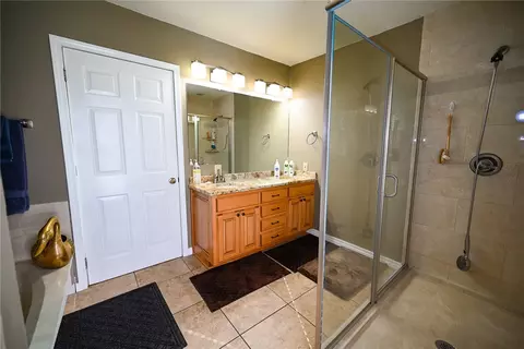 Bath - 1535 Speer Dr, Harrison, AR 72601 photo 2 of 3