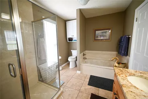 Bath - 1535 Speer Dr, Harrison, AR 72601 photo 3 of 3