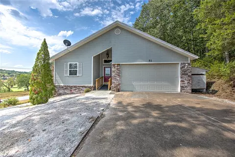 51 May Ln, Bella Vista, AR 72715