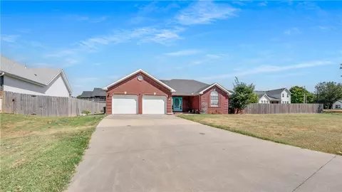 808 E Parks St, Prairie Grove, AR 72753