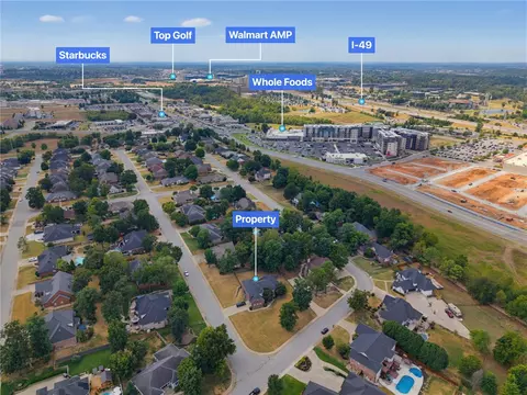 4200 Seminole Dr, Rogers, AR 72758