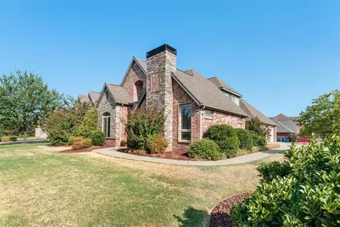 1700 SW Gosford Ave, Bentonville, AR 72713