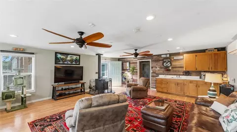 Living - 13585 Andy Jack Rd, Rogers, AR 72756 photo 2 of 3
