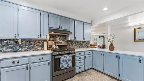 Kitchen - 13585 Andy Jack Rd, Rogers, AR 72756 photo 3 of 4