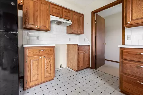 Kitchen - 105 Nancy St, Harrison, AR 72601 photo 5 of 6