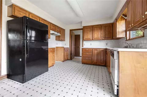 Kitchen - 105 Nancy St, Harrison, AR 72601 photo 1 of 6