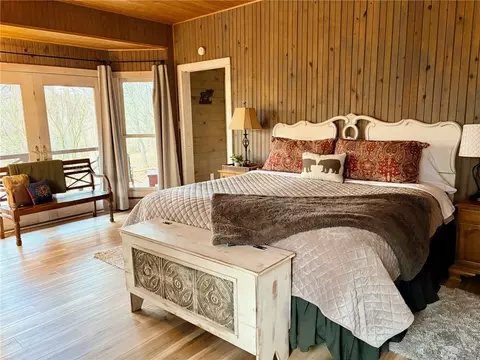 Bedroom - 91 Nc 2302, Jasper, AR 72641 photo 1 of 7