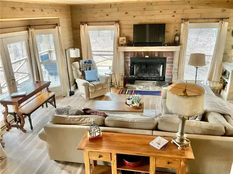 Living - 91 Nc 2302, Jasper, AR 72641 photo 2 of 2