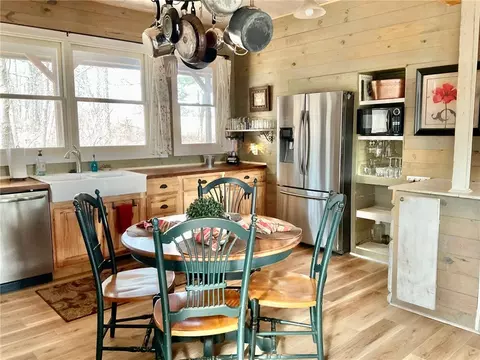 Kitchen - 91 Nc 2302, Jasper, AR 72641 photo 1 of 1