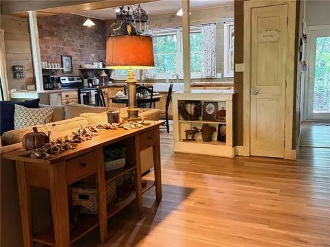 Entry Way - 91 Nc 2302, Jasper, AR 72641 photo 1 of 2