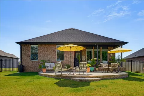 510 W Branta St, Farmington, AR 72730
