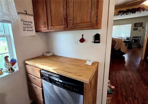 Kitchen - 13508 E Highway 62, Harrison, AR 72601 photo 1 of 2