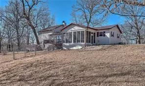 29 County Road 1522, Eureka Springs, AR 72632