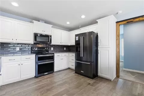 Kitchen - 5293 Baugh Ave, Springdale, AR 72762 photo 1 of 2