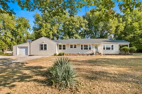 148 White St, Farmington, AR 72730