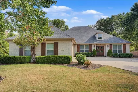 3083 E Stone Mountain Dr, Fayetteville, AR 72701