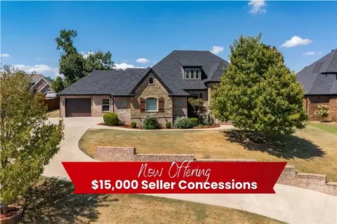 2105 NW Small Oaks St, Bentonville, AR 72712