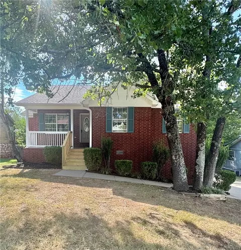 216 Heather Ln, Russellville, AR 72802