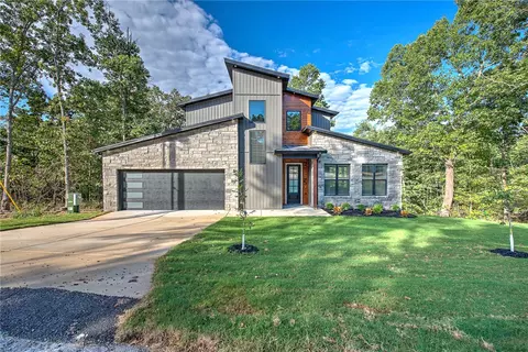 12 Jura Cir, Bella Vista, AR 72715