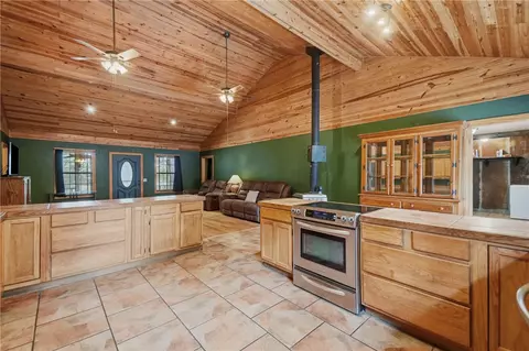 Entry Way - 356 Madison 4425, Combs, AR 72721 photo 3 of 4
