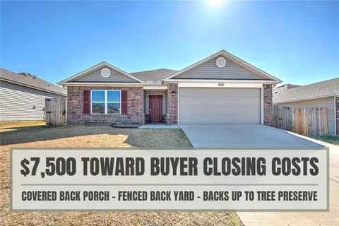 920 S Brambling Ln, Fayetteville, AR 72701