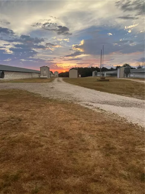 Exterior - 471683 E 610 Rd, Watts, OK 74964 photo 2 of 9