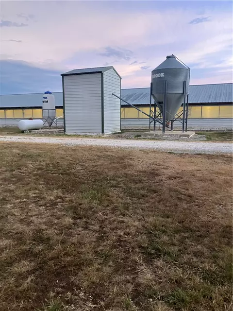 Exterior - 471683 E 610 Rd, Watts, OK 74964 photo 3 of 9