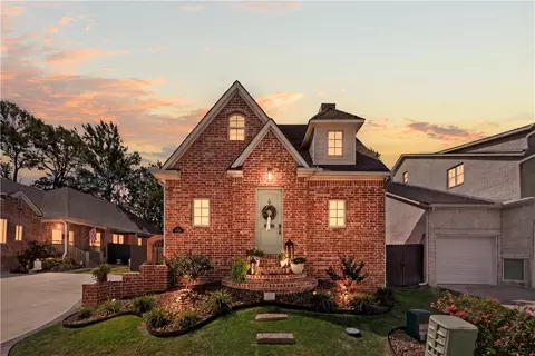 138 N Hawkstone Dr, Fayetteville, AR 72704