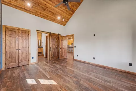 Bedroom - 517 Nc 6065, Jasper, AR 72641 photo 2 of 4