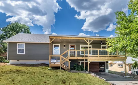 1847 N Woodland Ave, Fayetteville, AR 72703