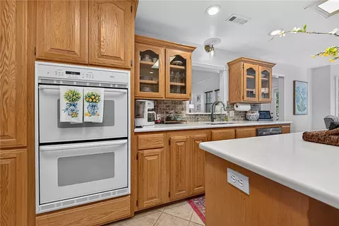 Kitchen - 17826 Bluff View Dr, Springdale, AR 72764 photo 5 of 6