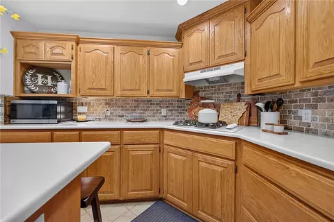 Kitchen - 17826 Bluff View Dr, Springdale, AR 72764 photo 6 of 6