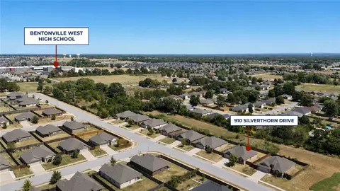 View/Area - 910 Silverthorn Dr, Centerton, AR 72719 photo 2 of 2