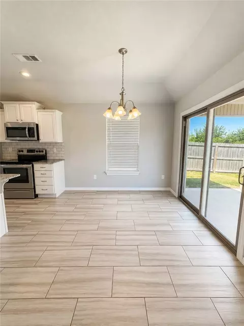 Dining - 910 Silverthorn Dr, Centerton, AR 72719 photo 1 of 1