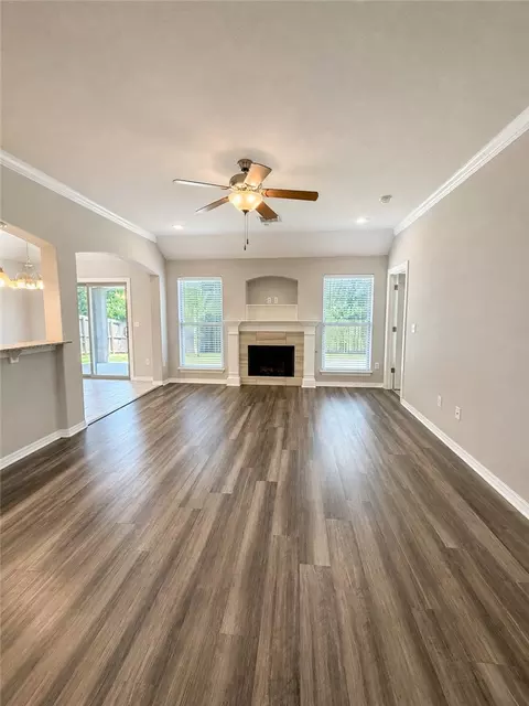 Living - 910 Silverthorn Dr, Centerton, AR 72719 photo 1 of 1