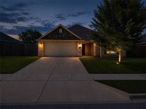 Exterior - 910 Silverthorn Dr, Centerton, AR 72719 photo 3 of 3