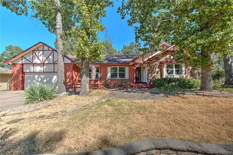 21 Kensington Dr, Bella Vista, AR 72715
