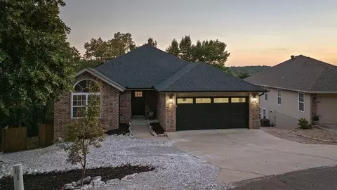 36 Hessle Cir, Bella Vista, AR 72714