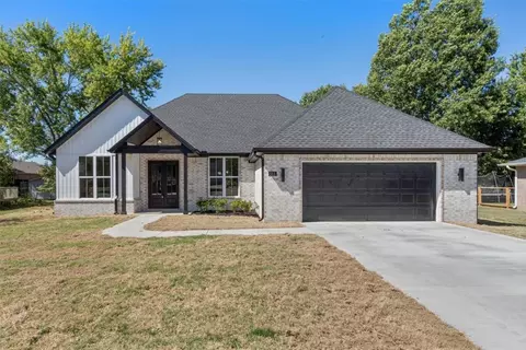 511 Westwood Ave, Prairie Grove, AR 72753