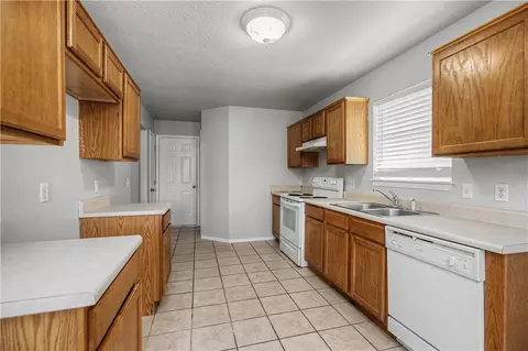 Kitchen - 2576 Appleglen St, Springdale, AR 72764 photo 2 of 2