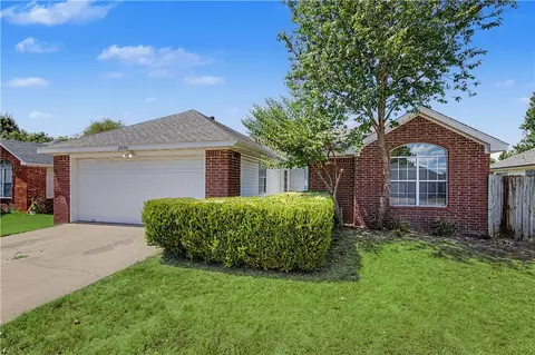 Exterior - 2576 Appleglen St, Springdale, AR 72764 photo 4 of 4