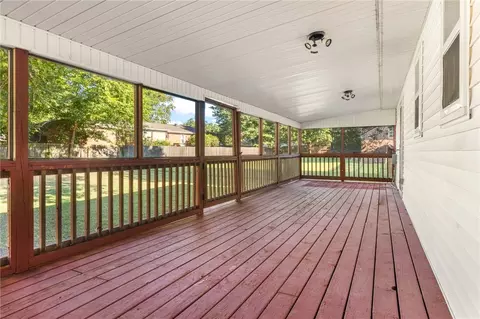 Exterior - 204 Lark Ln, Harrison, AR 72601 photo 5 of 11