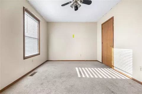 Bedroom - 204 Lark Ln, Harrison, AR 72601 photo 2 of 4