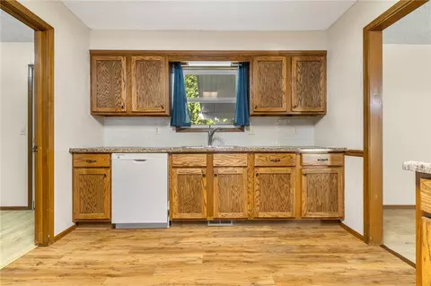 Kitchen - 204 Lark Ln, Harrison, AR 72601 photo 3 of 3