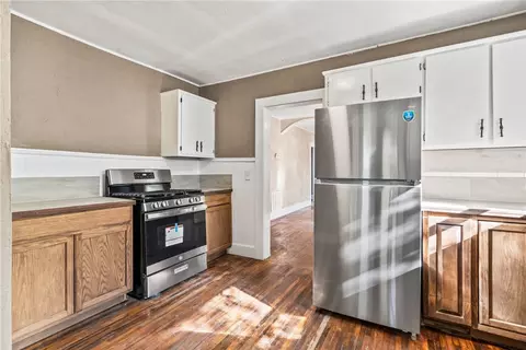 Kitchen - 185 E Roller Ave, Decatur, AR 72722 photo 1 of 2