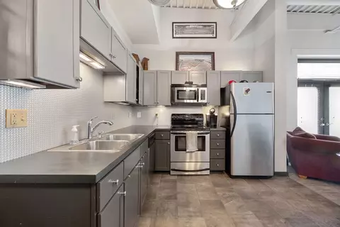 313 E Lafayette St #304, Fayetteville, AR 72701