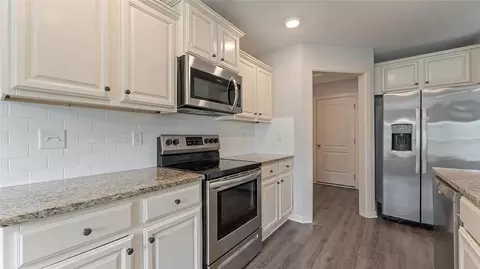 Kitchen - 519 Eagle Dr, Gravette, AR 72736 photo 6 of 6